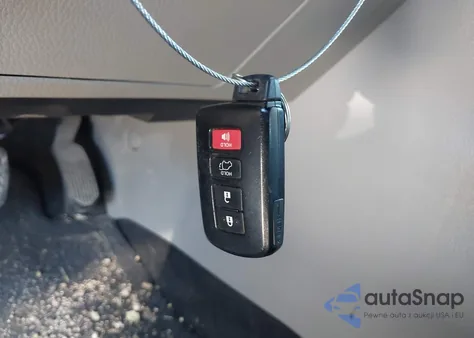 2018 Toyota Highlander Xle z USA, uszkodzony, nr VIN 5TDKZRFH3JS536729